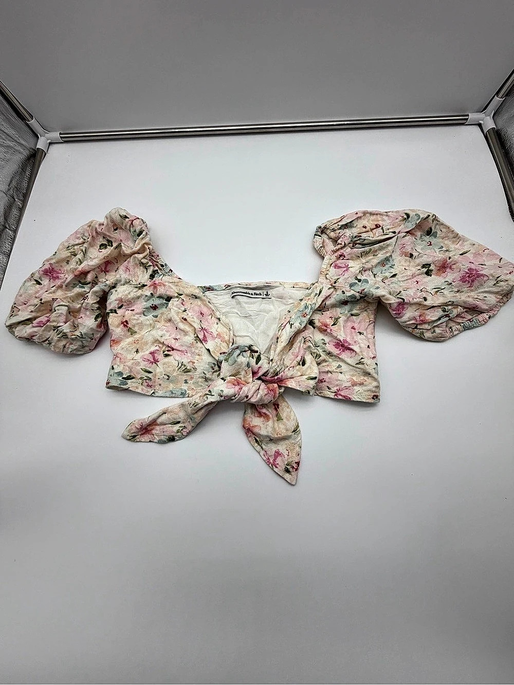 Abercrombie & Fitch Short-Sleeve Tie-Front Top Pink & White Small